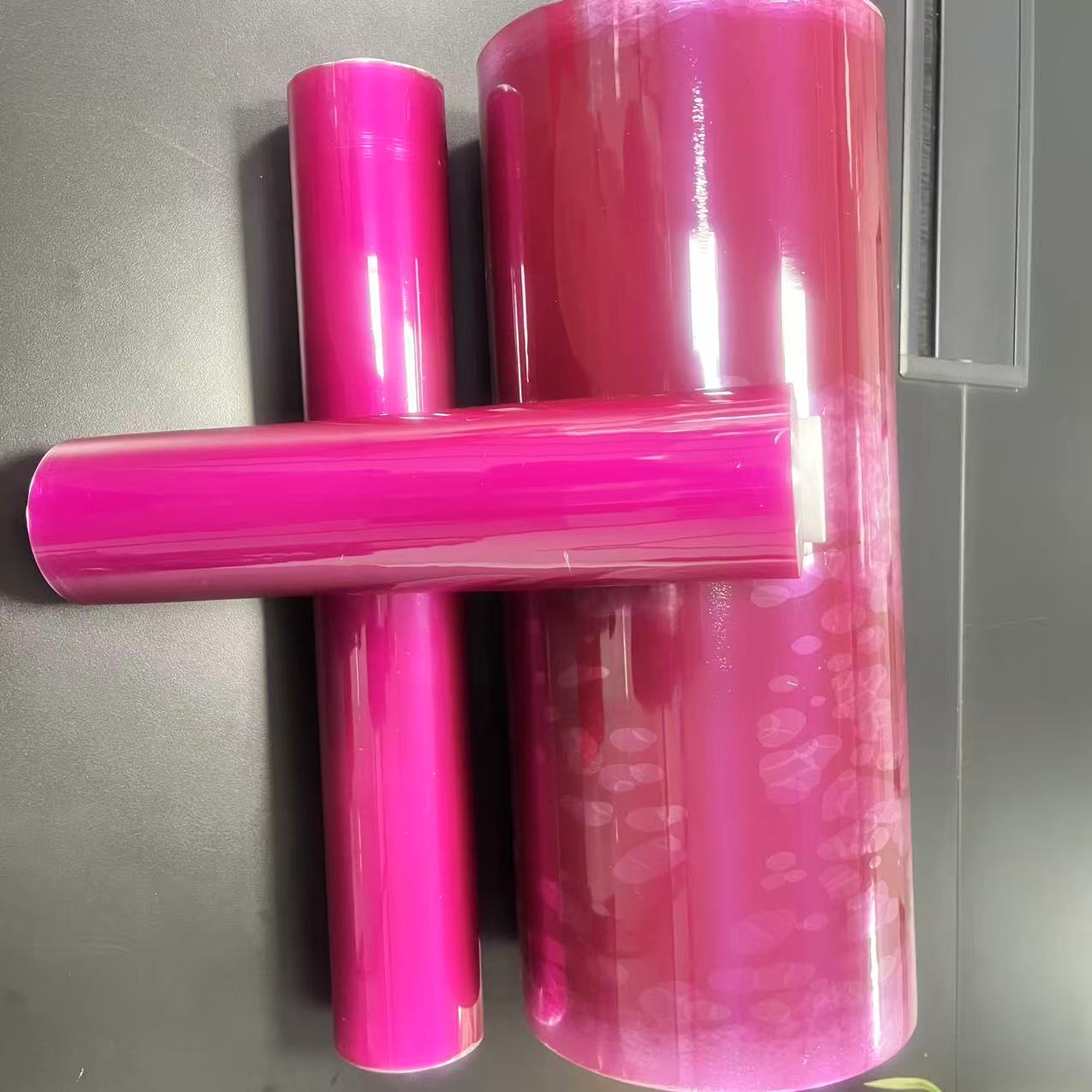 Cấp thực phẩm Màu tím màng bọc bám giữ cuộn nhựa PVC tươi để bọc thực phẩm cuộn Jumbo